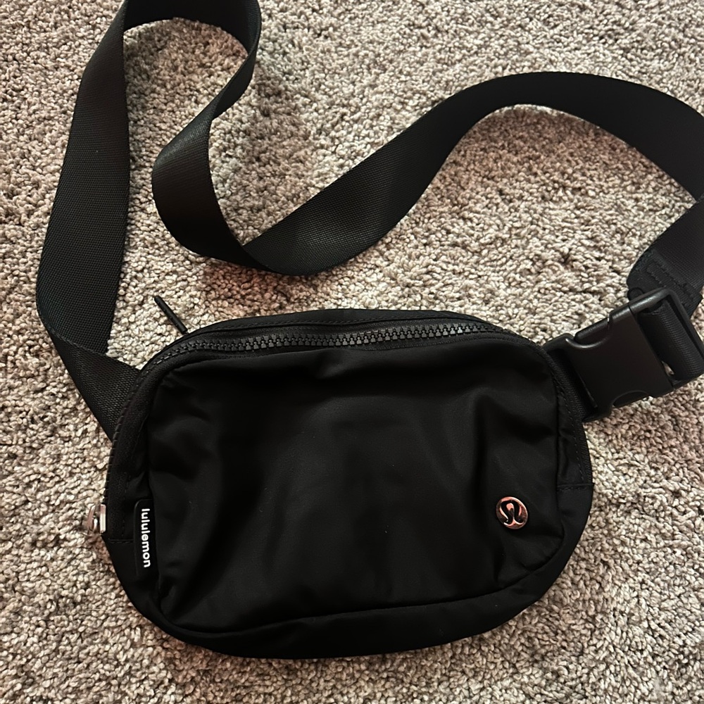 lululemon belt bag